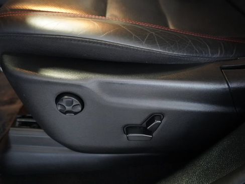 Used 2024 Dodge Durango GT RWD image 16