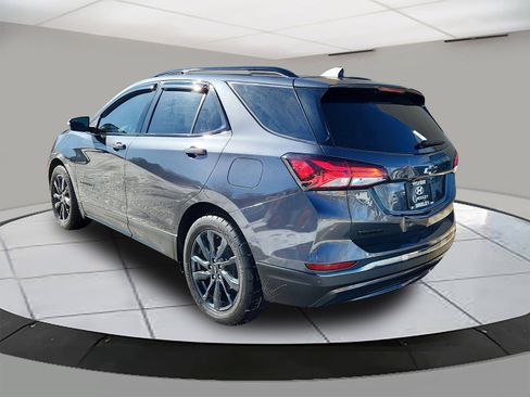 Used 2022 Chevrolet Equinox RS w/ RS Leather Package image 3