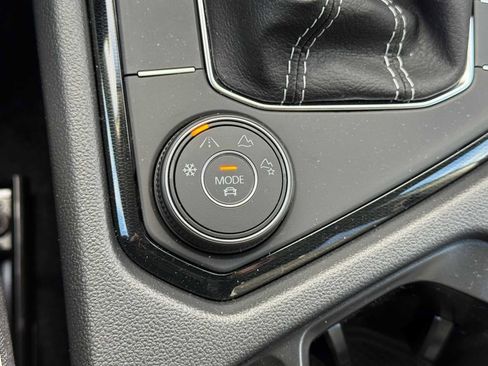 New 2026 Volkswagen Taos SE image 21