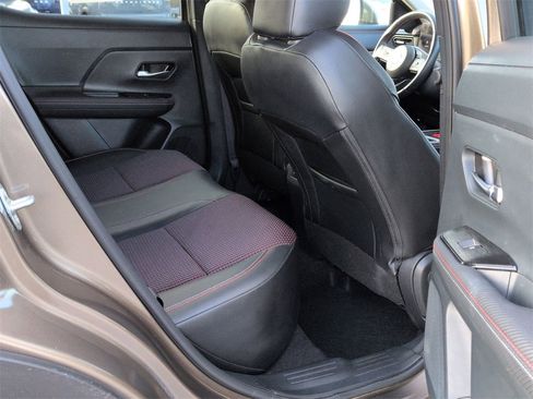 Used 2025 Nissan Kicks SR image 18