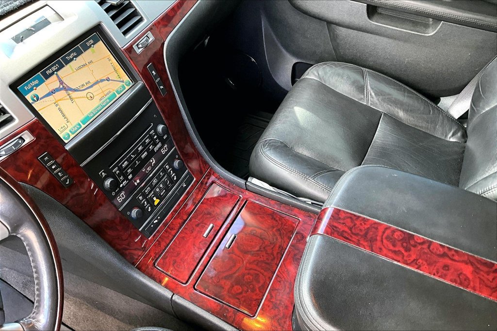 Used 2011 Cadillac Escalade ESV Premium RWD image 11