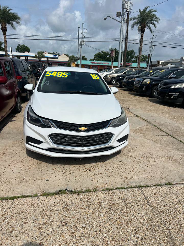 Used 2016 Chevrolet Cruze LT FWD image 2