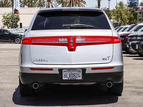 Used 2010 Lincoln MKT 2WD image 8