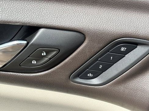Used 2017 GMC Acadia Denali FWD image 25