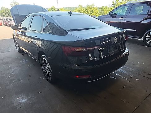 Used 2021 Volkswagen Jetta SEL FWD image 2