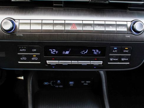 Used 2025 Hyundai Kona SEL image 22