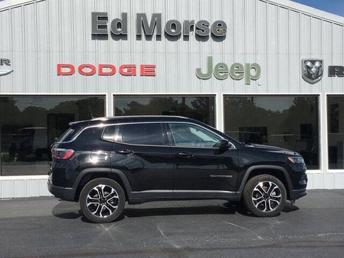 Used 2022 Jeep Compass Limited AWD/4WD image 2
