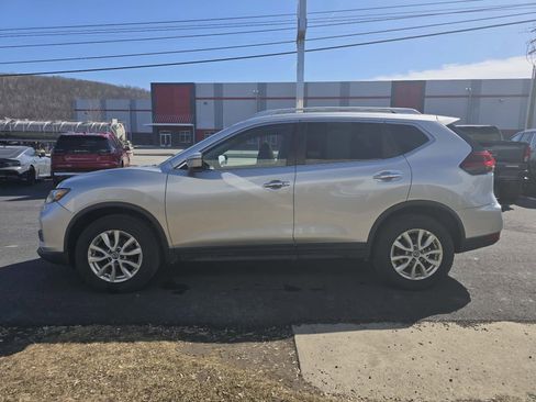 Used 2018 Nissan Rogue SV image 6