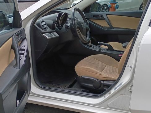 Used 2013 MAZDA MAZDA3 i Touring FWD image 12
