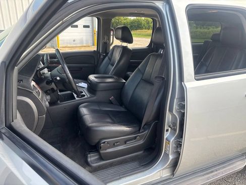 Used 2013 Chevrolet Suburban LT AWD/4WD image 21