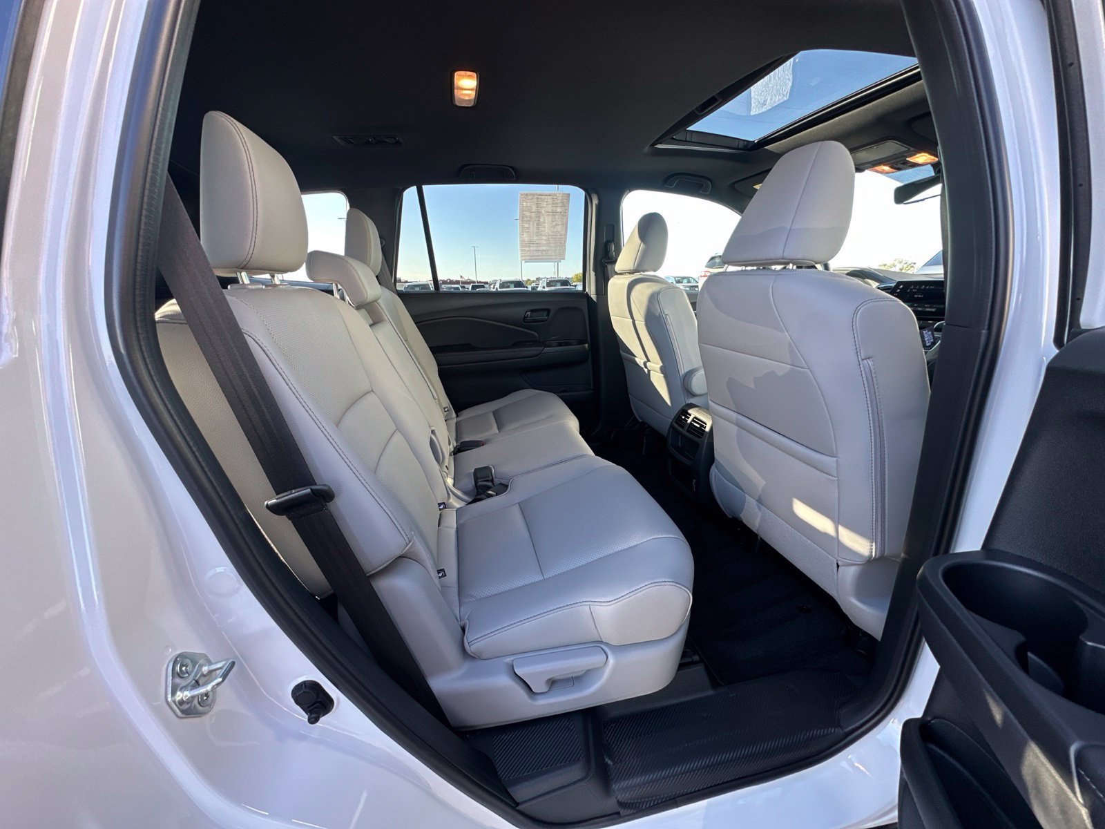 Used 2023 Honda Passport EX-L image 32