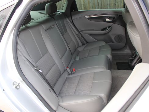 Used 2018 Chevrolet Impala LT image 35