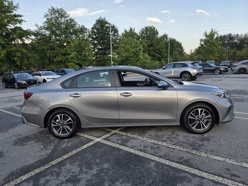 Used 2024 Kia Forte LXS FWD image 4