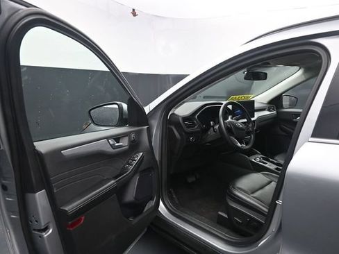 Used 2024 Ford Escape Platinum AWD/4WD image 2