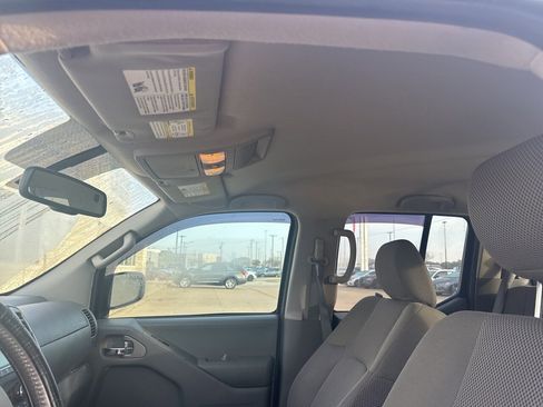 Used 2017 Nissan Frontier SV w/ SV Value Truck Package image 11