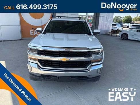 Used 2018 Chevrolet Silverado 1500 LT w/ All Star Edition AWD/4WD image 4