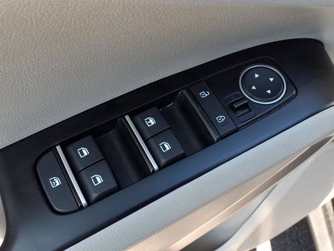Used 2023 Kia Soul LX FWD image 11