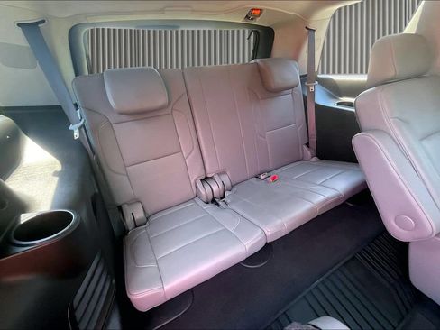 Used 2019 Chevrolet Tahoe LT w/ Luxury Package AWD/4WD image 31