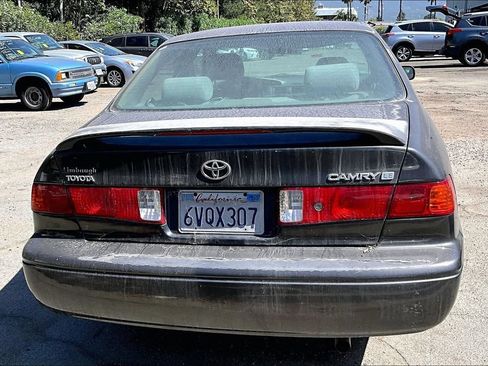 Used 2000 Toyota Camry LE w/ Value Pkg 4 FWD image 5