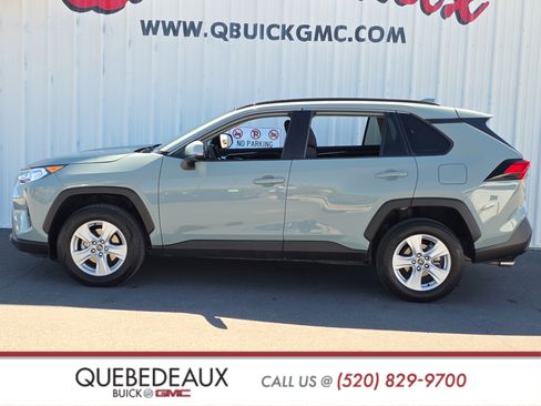 Used 2021 Toyota RAV4 XLE FWD image 4