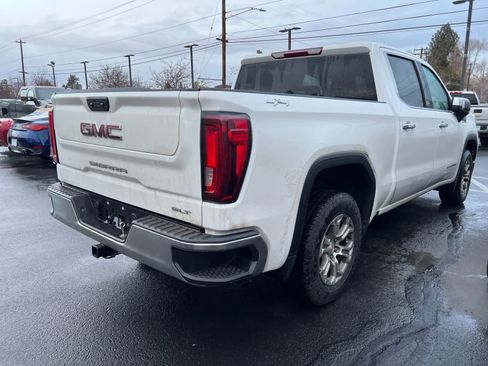 Used 2024 GMC Sierra 1500 SLT image 2