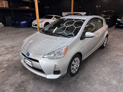 Used 2012 Toyota Prius C Two FWD image 3