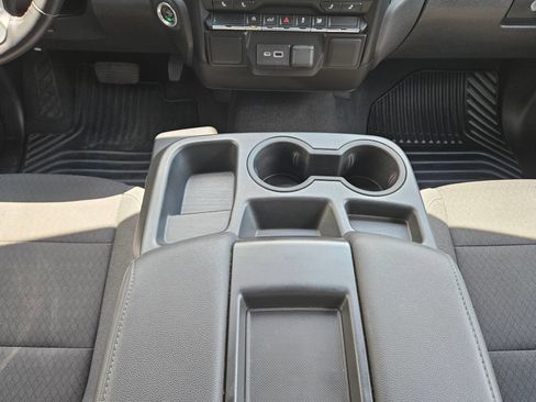 Used 2022 Chevrolet Silverado 1500 LT AWD/4WD image 12