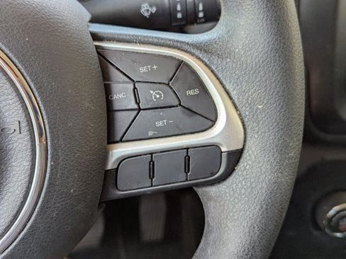 Used 2020 Jeep Renegade Sport w/ Sport Appearance Group AWD/4WD image 12