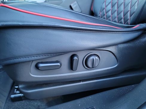 Used 2021 Chevrolet TrailBlazer RS image 12