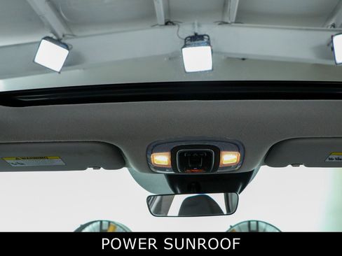 Used 2024 Hyundai Elantra SEL w/ Convenience Package FWD image 21