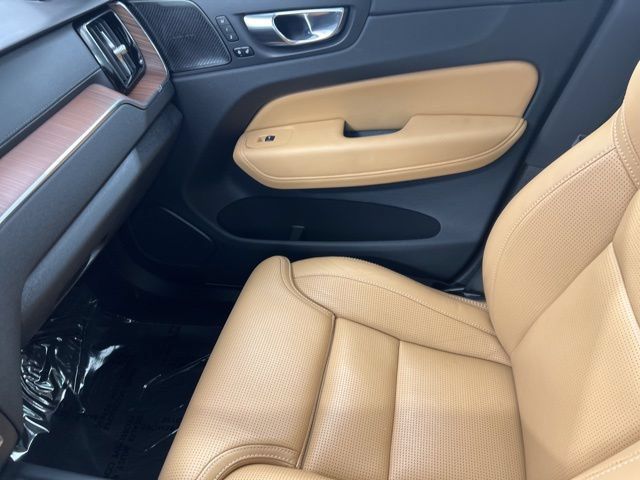 Used 2023 Volvo XC60 B5 Ultimate w/ Climate Package AWD/4WD image 16