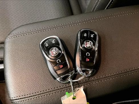 Used 2023 Buick Encore GX Select w/ Sport Touring Package FWD image 34