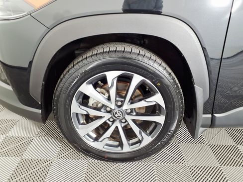 Used 2023 Toyota Corolla Cross XLE w/ Convenience Package AWD/4WD image 7