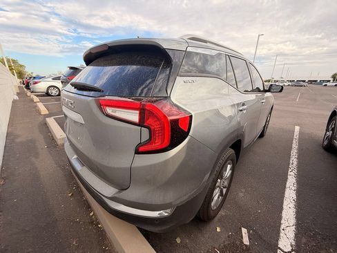 Used 2024 GMC Terrain SLT w/ Infotainment Package II FWD image 5