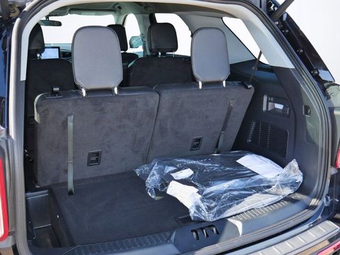 Used 2023 Ford Explorer XLT w/ Equipment Group 202A image 19