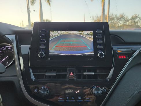 Used 2022 Toyota Camry LE image 27