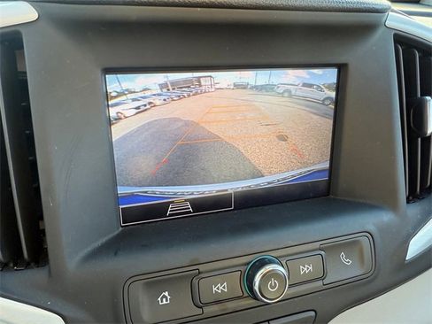 Used 2024 GMC Terrain SLE image 12