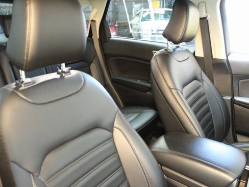 Used 2022 Ford Edge SEL w/ Convenience Package image 8