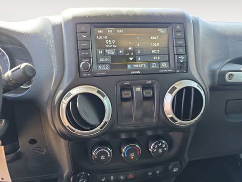 Used 2015 Jeep Wrangler Sahara w/ Connectivity Group AWD/4WD image 10