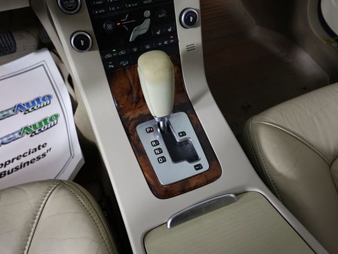 Used 2009 Volvo XC70 3.2 image 37