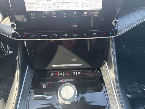 Used 2024 Jeep Wagoneer Series II w/ Flexible Seating Group AWD/4WD image 24