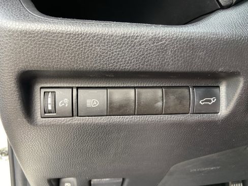 Used 2022 Toyota RAV4 XLE image 44