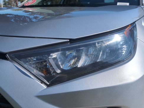 Certified 2021 Toyota RAV4 LE w/ Carpet Mat Package (TMS) image 6