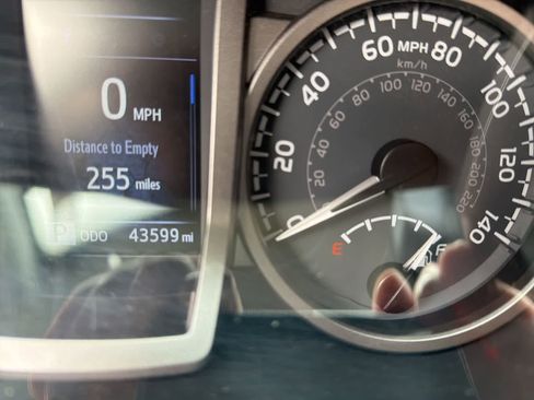 Used 2021 Toyota Tacoma SR5 image 2