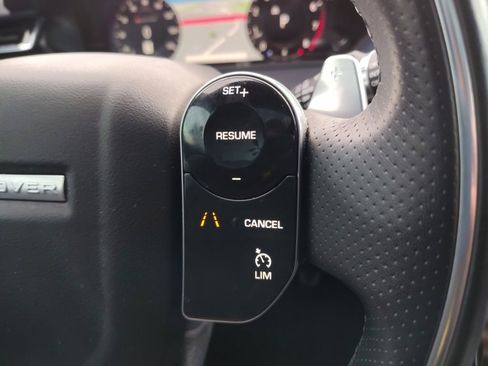 Used 2019 Land Rover Range Rover Velar R-Dynamic SE image 11