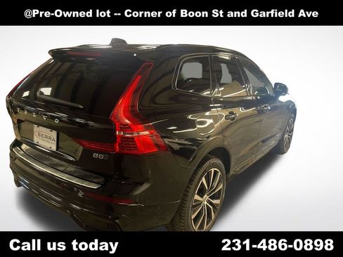 Used 2023 Volvo XC60 B5 Plus w/ Climate Package AWD/4WD image 3