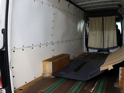 Used 2020 Mercedes-Benz Sprinter 2500 image 21