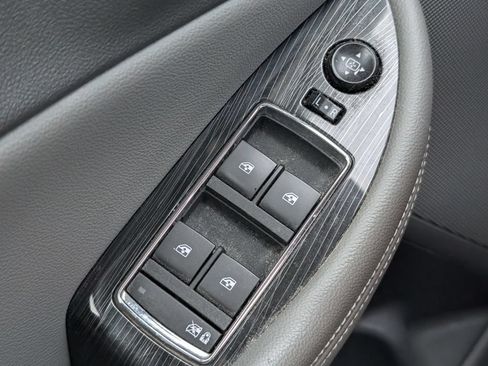 Used 2019 Chevrolet Impala LT FWD image 11