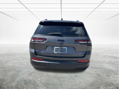 New 2025 Jeep Grand Cherokee L Altitude image 5