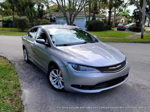 Used 2015 Chrysler 200 S FWD image 10